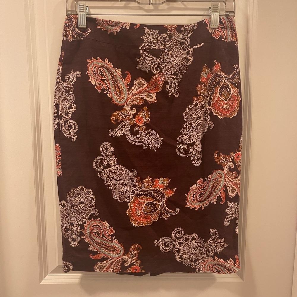 Ann Taylor damask pencil skirt - size 4